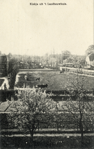 6872 Gezicht op de uitspanning Het Landbouwhuis (Dr. Welfferweg 102) te Achttienhoven: gedeelte van de tuin aan de ...